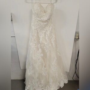 STUNNING! Morilee by Madeline garner wedding dress